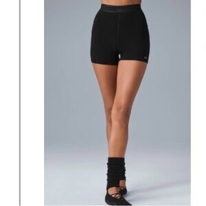 ALO Yoga Women's Black 4" AloSoft Showcase Short